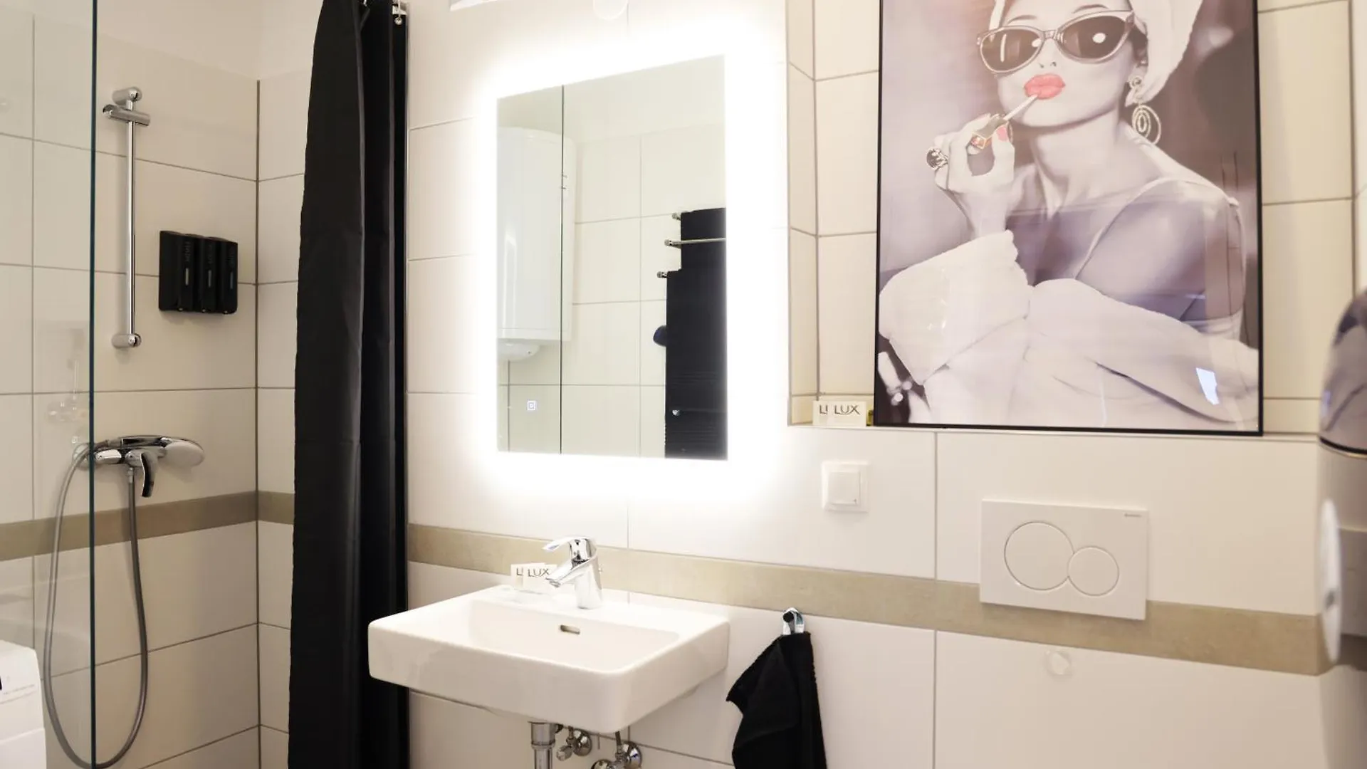 Vienna'S Modern Black Beauty - Couples & Family-Friendly Apartment Østrig